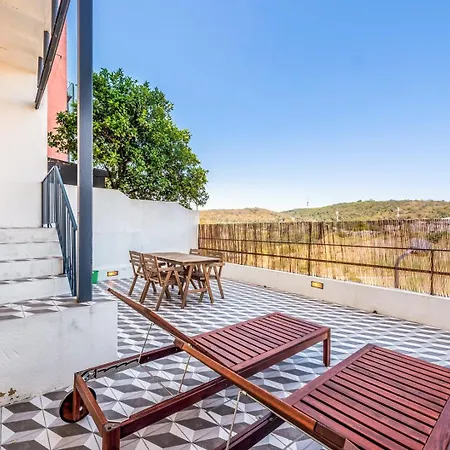 Guestready - Mosaic Terrace Daire Lisboa